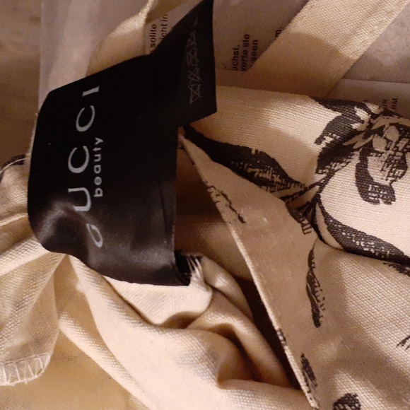 GUCCI FEMALE SATIN BLOOM POUCH TOTE NWT - Picture 9 of 11